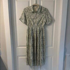 orange creek Green and White Floral Shirt-Collar Midi Dress small